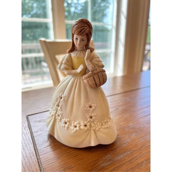 Vintage Ardalt Verithin Lenwile Fine China Pomander Scent Holder Figurine Girl w - Picture 1 of 8